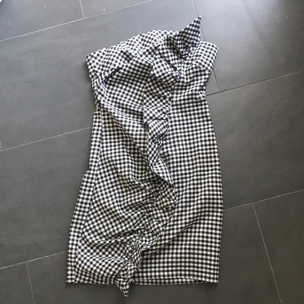 Gingham strapless ruffle dress